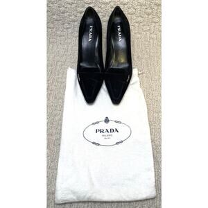 Prada Pumps Womens 6.5 Black Suede Pumps Logo Accent Shoes Heels Authenic Dust